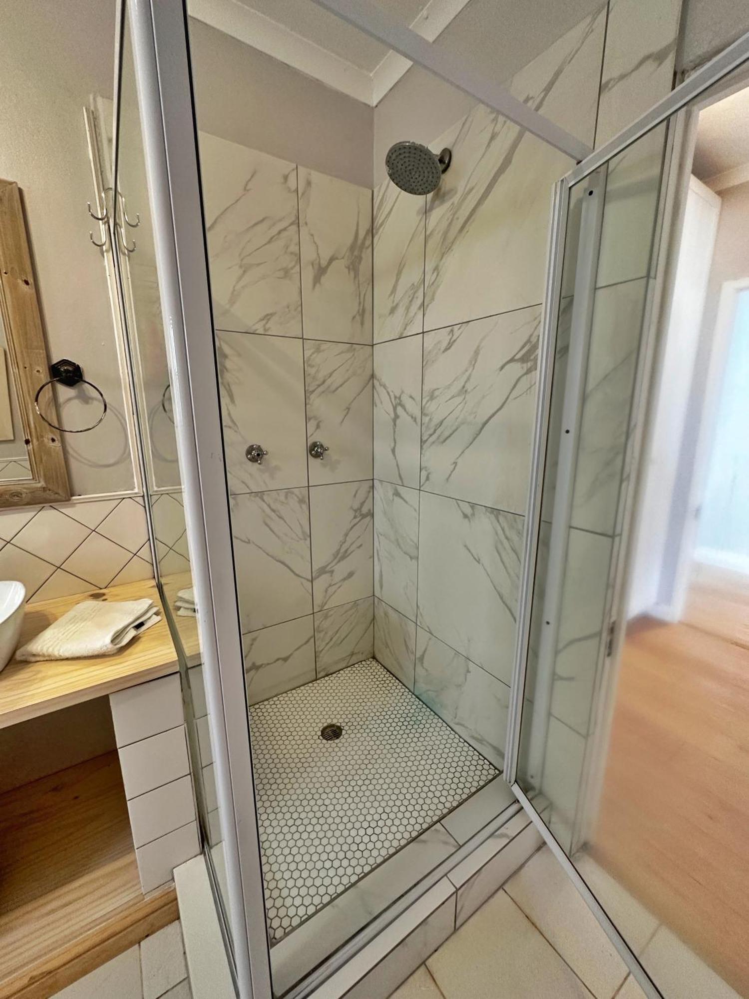 Camberley Wines - Luxury Apartment